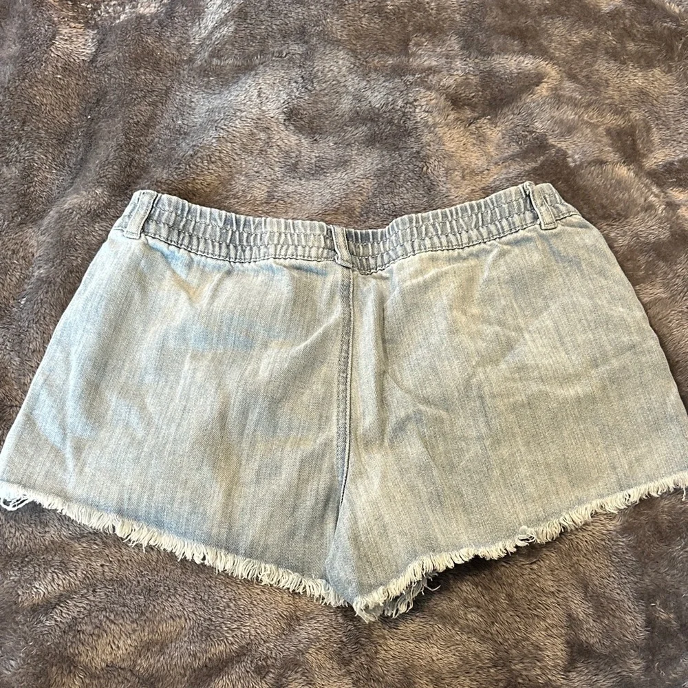 Aerie- Distressed Women Shorts size small - Picture 7 of 8